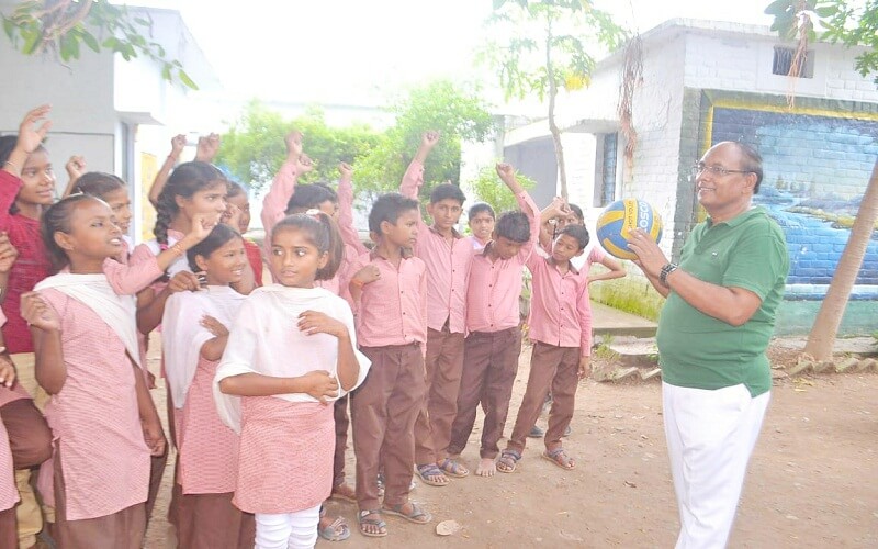 Newbies chirped in Banda DM's school, big step on education system