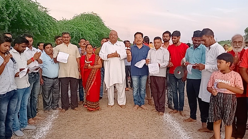 Banda news : Devotees performed Mangal Aarti at Ken river ghat