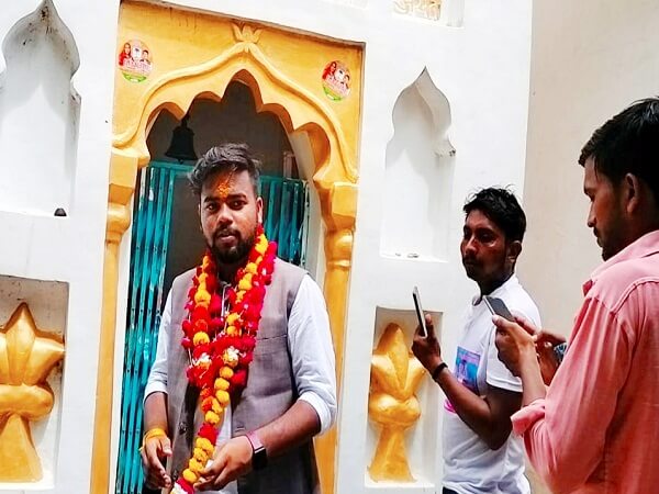 Ashish engaged in the promotion of Dadi Chandi Devi in ​​Jaspura, Banda