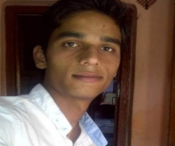 BandaBreaking :  Bank cashier hanged himself in Banda, Abhishek was only son of house