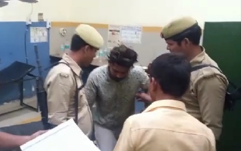 Encounter in Banda : 3 miscreants arrested for robbing electricity workers in broad daylight, one shot