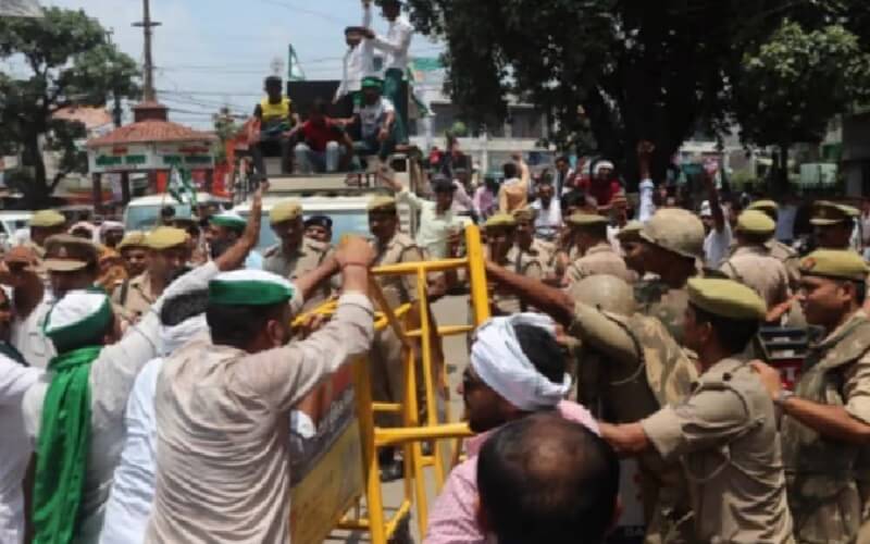 UP : Demonstration of hundreds of farmers in Bijnor, allegations of breach of promise against government