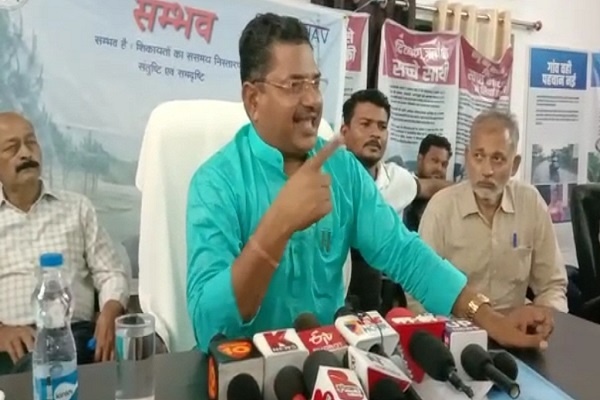 Banda Municipal President accused MLA by holding press conference