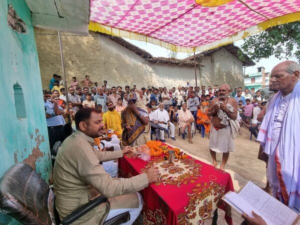 Banda MLA Prakash Dwivedi visited villages