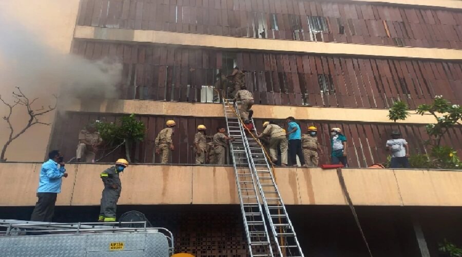 Lucknow Fire : owner of hotel Levana arrested, who was Dead, read full details