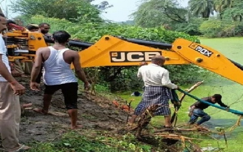 Accident in Lucknow, 10 killed, 36 injured, uproar due to tractor trolley overturning due to truck collision in Intoucha