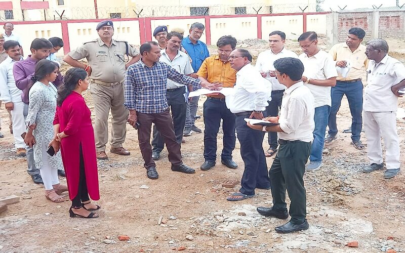 Banda Municipality President Mohan Sahu flagged off heaven plane moter 