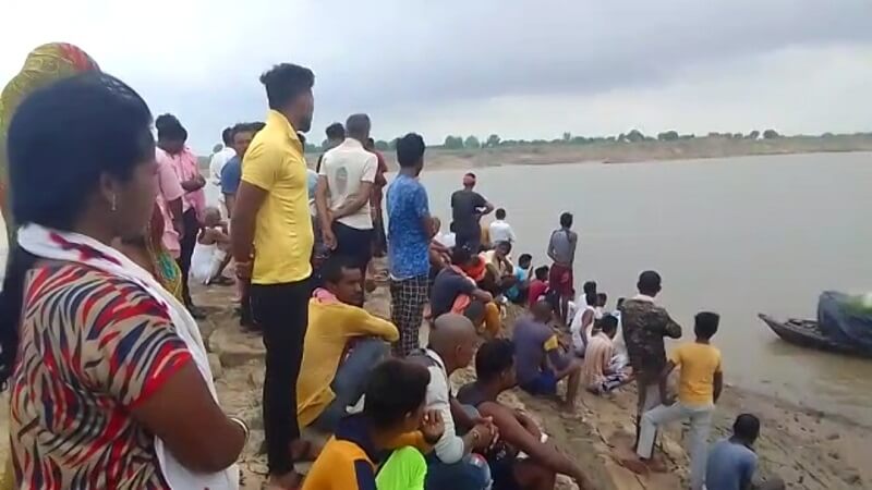 Banda Breaking : Two girls drowned in Ken river, one died - ther's life was saved