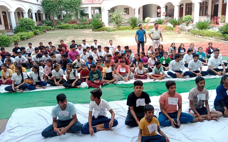 School children showed their skills in Yoga at BPM College in Banda, honored