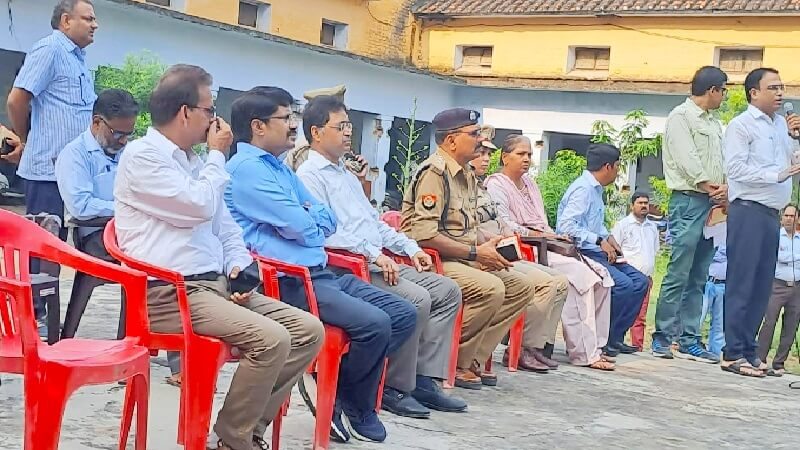 October 2 : Road safety awareness rally of RTO department in Banda, student Pratibha first