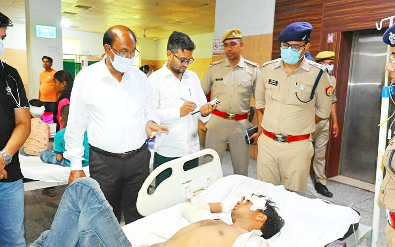 Tractor laden with passengers overturned in Banda, innocent killed and many injured