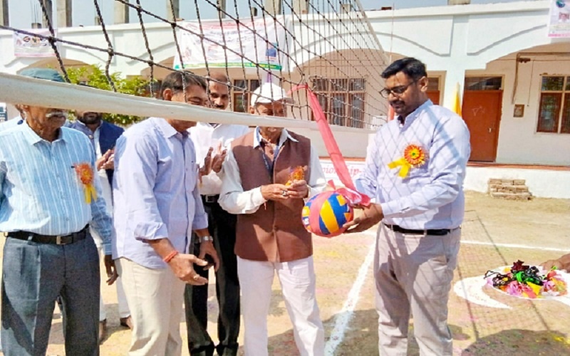 Grand event of District Volleyball Championship at Bhagwat Prasad Campus in Banda