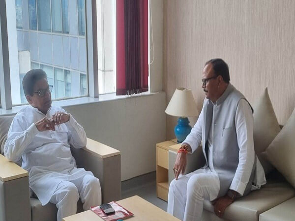 Deputy CM Brajesh Pathak reached Medanta to see Mulayam, condition still critical