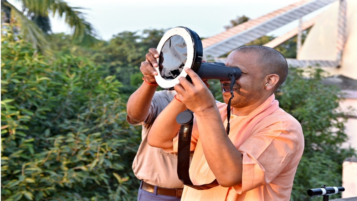 Surya Grahan 2022 : Rare coincidence of solar eclipse, see beautiful photos of last solar eclipse of 2022