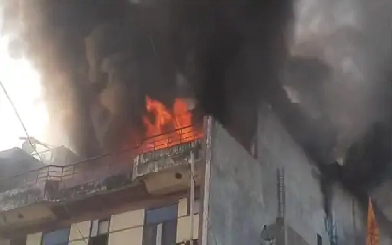 Kanpur : area raging in the mattress factory, 24 fire tenders controlled