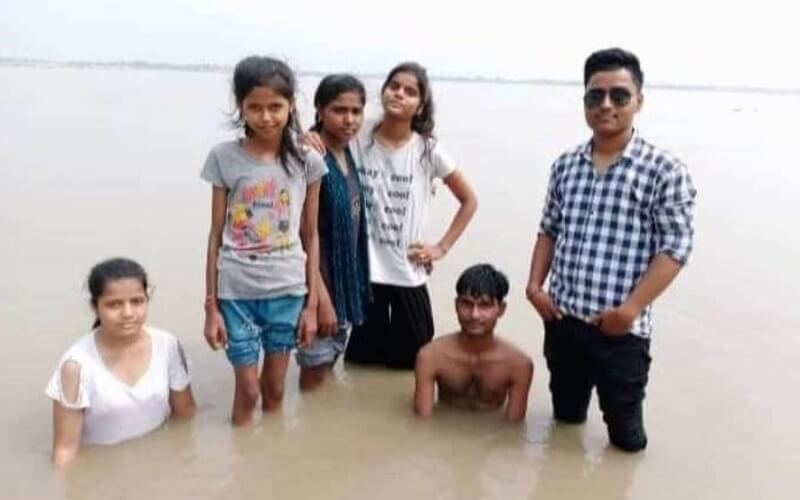 in Kanpur Bodies of 3 more girls found from Ganga, search for rest continues