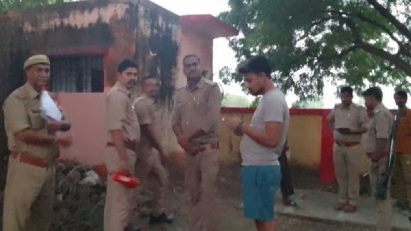  Murder in Banda: Body of youth found in Panchayat building, sensation