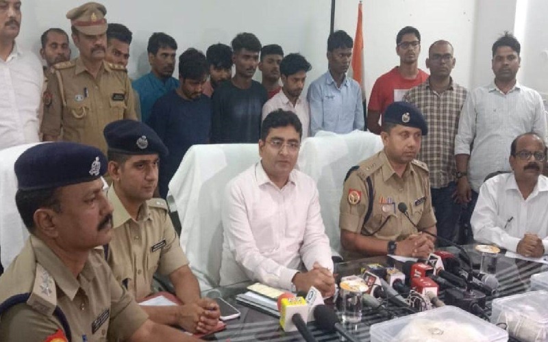 UP News : Gang selling fake platelets busted, 10 arrested with 18 pouches of plasma