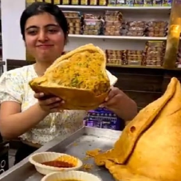 Such samosa too ! Weight 8 kg, price 1100 rupees, news of Meerut