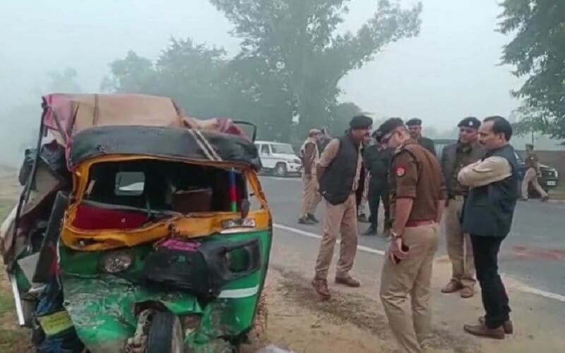 Amroha News : Horrific accident in Amroha, uproar over death of 4 people