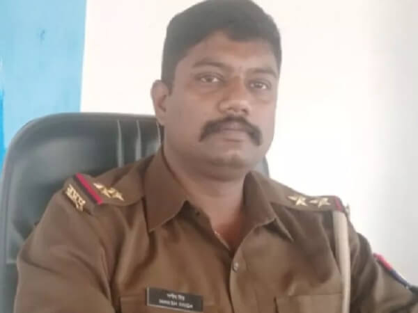 Police Sub Inspector of Sitapur dies in road accident in Unnao