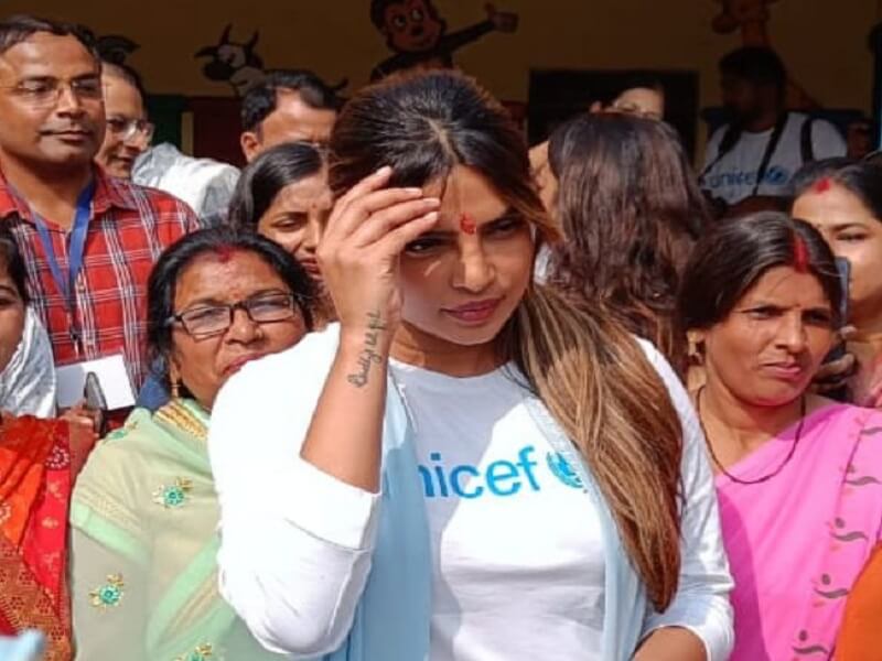 Actress Priyanka Chopra, Anganwadi children and women met in Lucknow