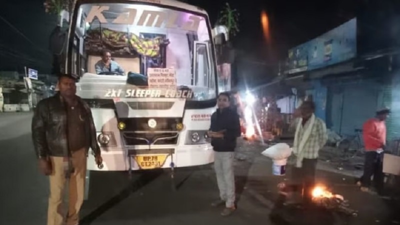 Rapid action on overloading in Banda, challan of buses and trucks