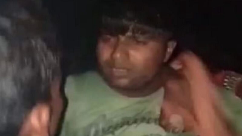 soldier was caught in heavy, naked condition and beaten up by mob, had reached girlfriend's house to meet in Hamirpur uttarpradesh