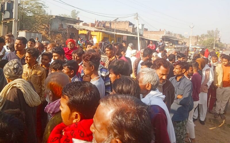 Breaking : Sensation due to murder of girl in Banda, police engaged in investigation