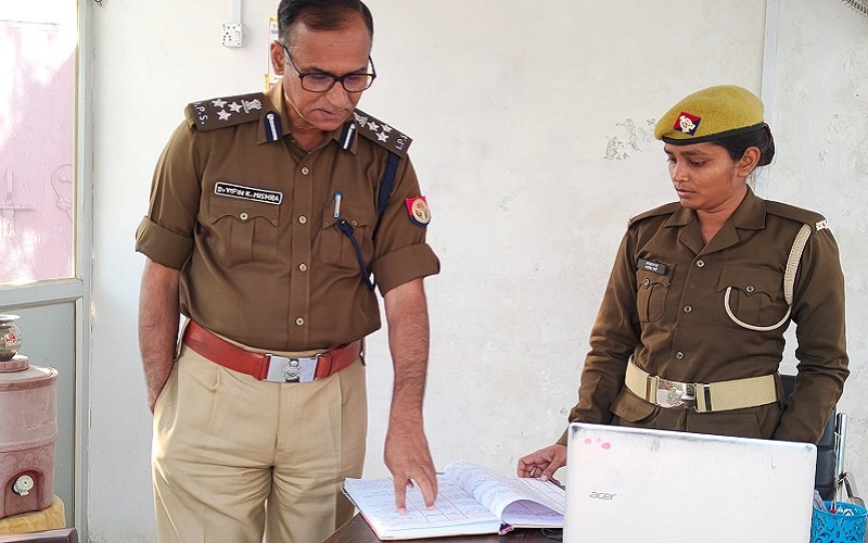 Banda News : IG Vipin Mishra did surprise inspection of Palani police station